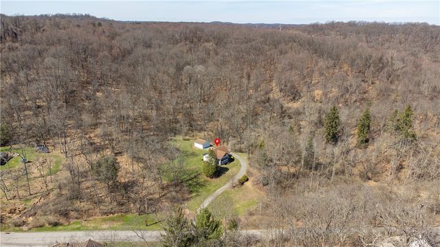 2450 Pleuchel Rd, Franklin Park, PA 15143