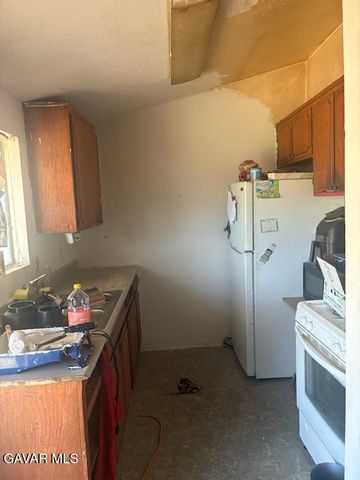 21207 Kenniston Street, California City, CA 93505