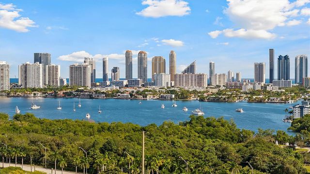 16465 NE 22nd Ave 302, North Miami Beach, FL 33160