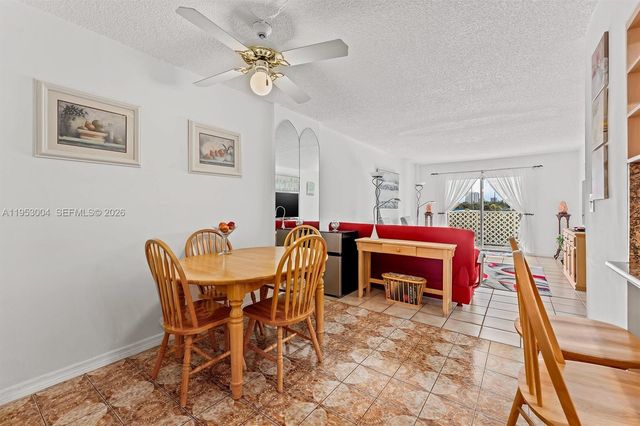 16465 NE 22nd Ave 302, North Miami Beach, FL 33160