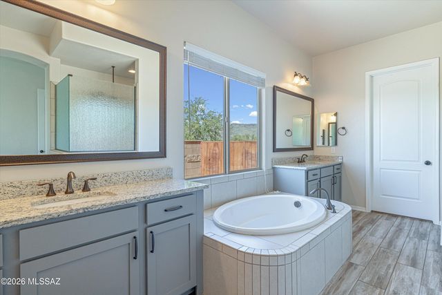 14348 E Willow Goldfinch Court, Vail, AZ 85641