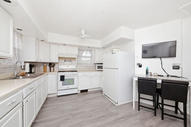 1266 Burnham Avenue, Calumet City, IL 60409