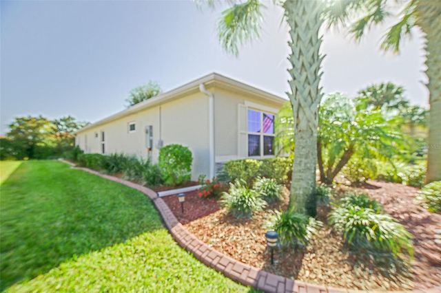 10158 JULIA ISLES AVENUE, Oxford, FL 34484