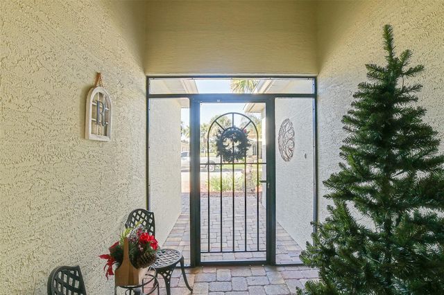 10158 JULIA ISLES AVENUE, Oxford, FL 34484