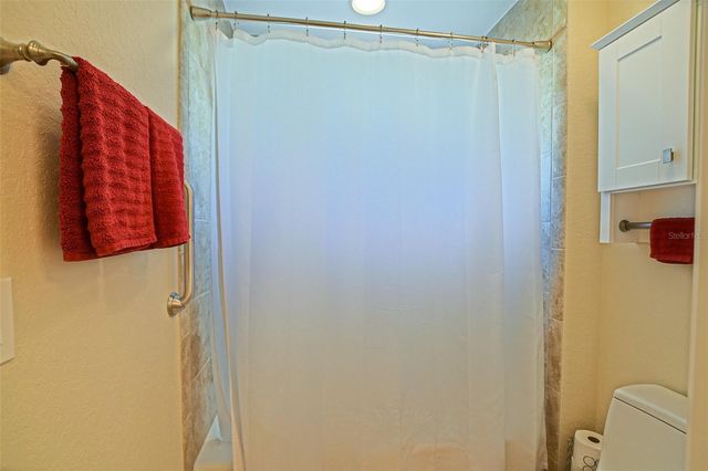 10158 JULIA ISLES AVENUE, Oxford, FL 34484