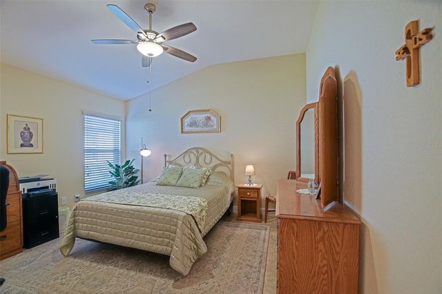 10158 JULIA ISLES AVENUE, Oxford, FL 34484