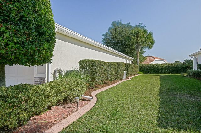 10158 JULIA ISLES AVENUE, Oxford, FL 34484