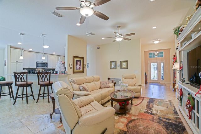 10158 JULIA ISLES AVENUE, Oxford, FL 34484