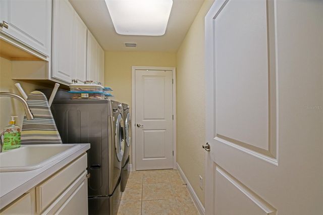 10158 JULIA ISLES AVENUE, Oxford, FL 34484