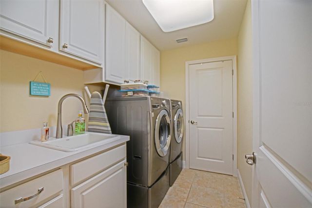 10158 JULIA ISLES AVENUE, Oxford, FL 34484