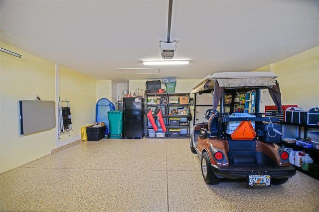 10158 JULIA ISLES AVENUE, Oxford, FL 34484