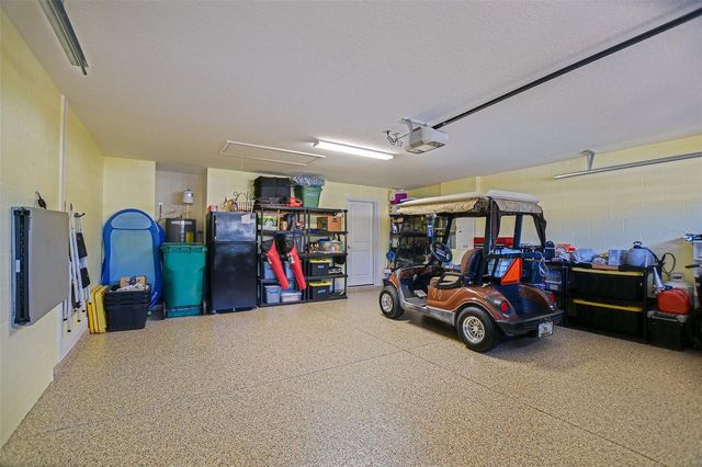 10158 JULIA ISLES AVENUE, Oxford, FL 34484