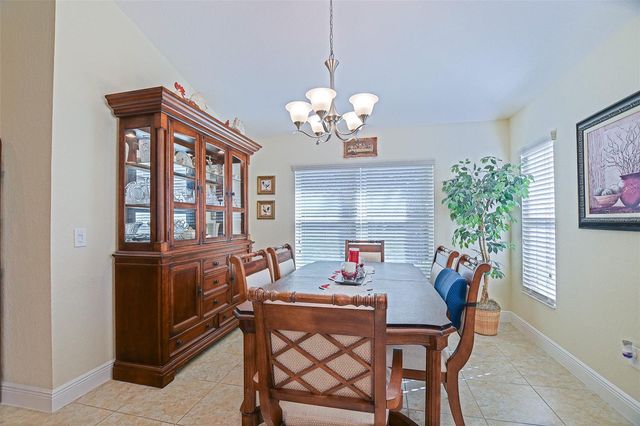 10158 JULIA ISLES AVENUE, Oxford, FL 34484