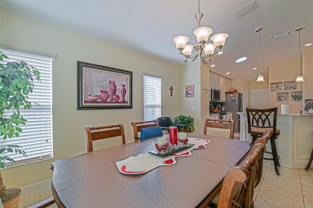 10158 JULIA ISLES AVENUE, Oxford, FL 34484