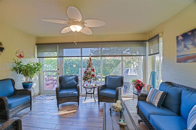 10158 JULIA ISLES AVENUE, Oxford, FL 34484