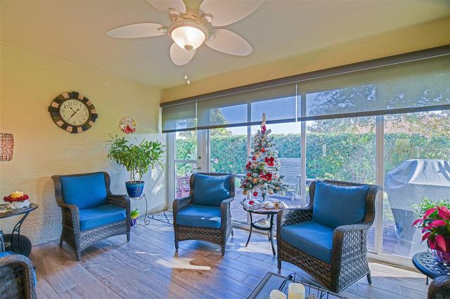 10158 JULIA ISLES AVENUE, Oxford, FL 34484