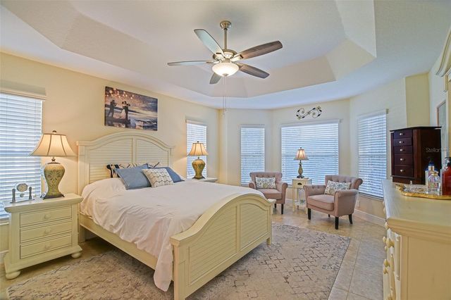 10158 JULIA ISLES AVENUE, Oxford, FL 34484