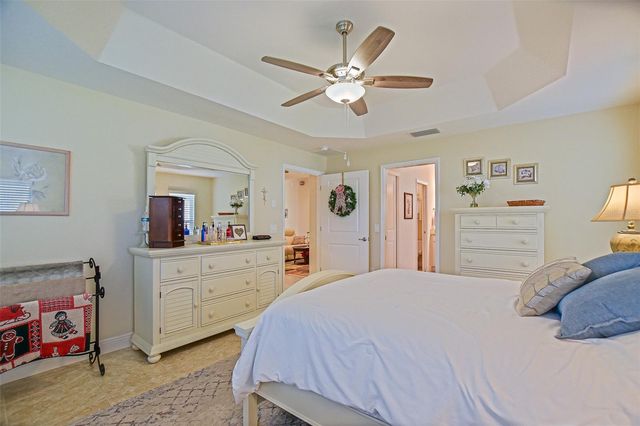 10158 JULIA ISLES AVENUE, Oxford, FL 34484