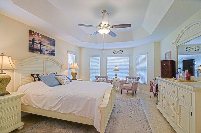 10158 JULIA ISLES AVENUE, Oxford, FL 34484