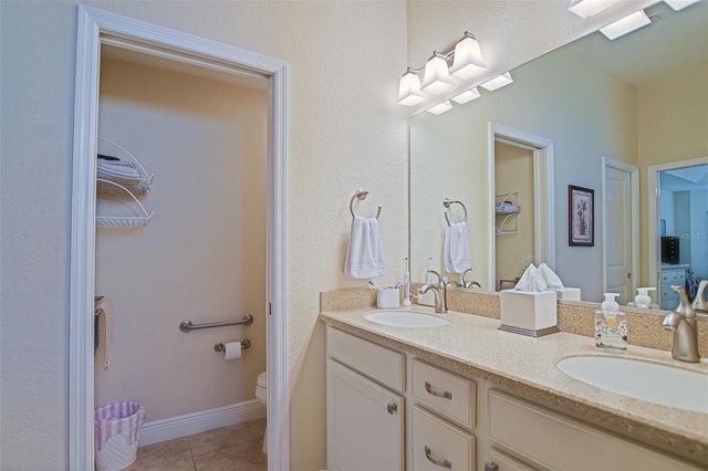 10158 JULIA ISLES AVENUE, Oxford, FL 34484