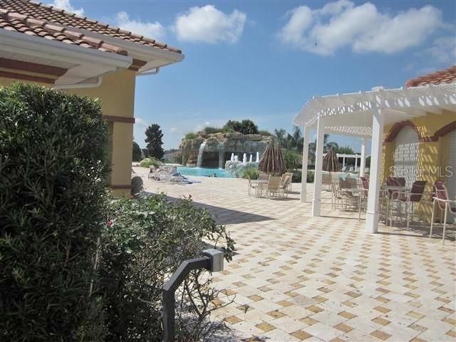 10158 JULIA ISLES AVENUE, Oxford, FL 34484