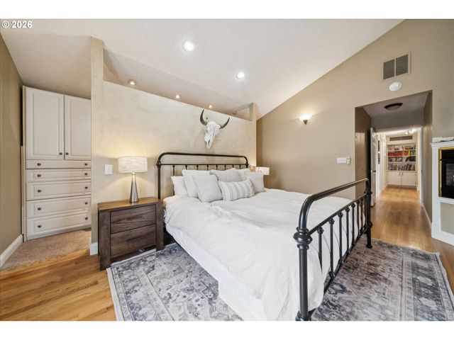 10634 Sw COOK Ln, Portland, OR 97223