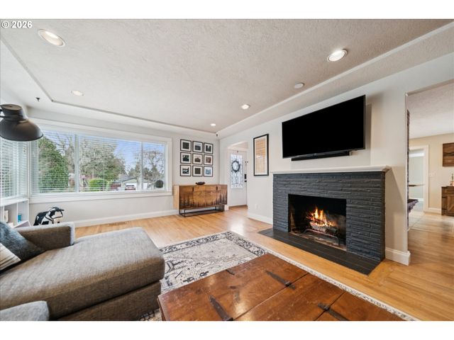 10634 Sw COOK Ln, Portland, OR 97223