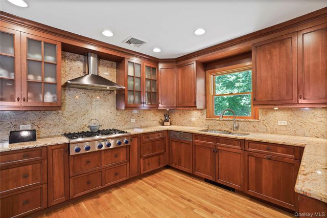2 Rochambeau Drive, Hartsdale, NY 10530