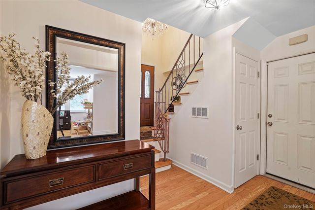 2 Rochambeau Drive, Hartsdale, NY 10530