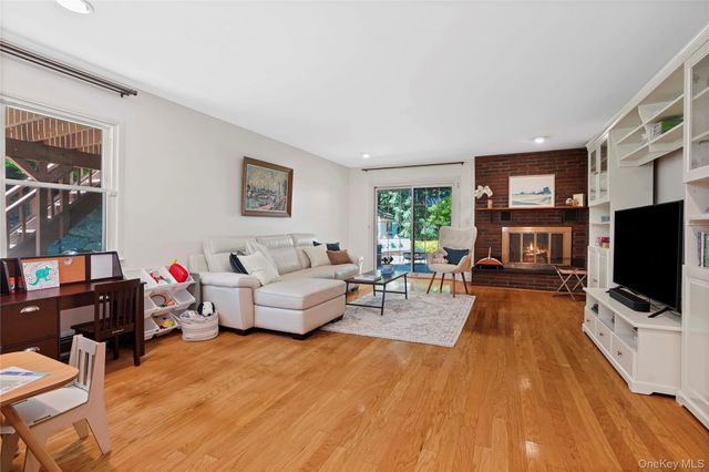 2 Rochambeau Drive, Hartsdale, NY 10530