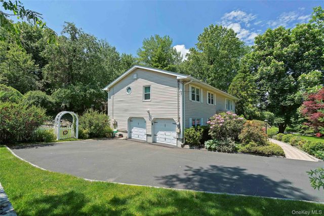 2 Rochambeau Drive, Hartsdale, NY 10530