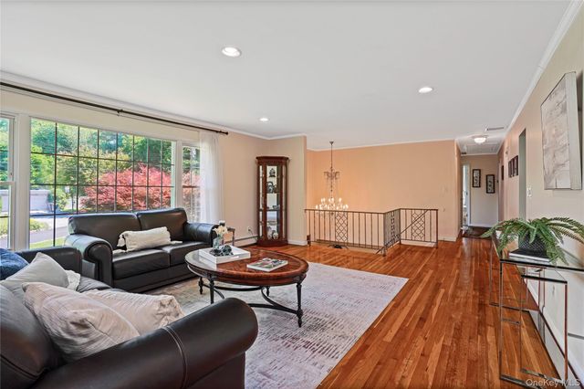2 Rochambeau Drive, Hartsdale, NY 10530