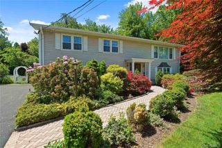 2 Rochambeau Drive, Hartsdale, NY 10530