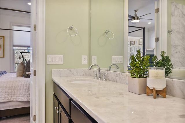 336 Brownstones NE Circle, Atlanta, GA 30312