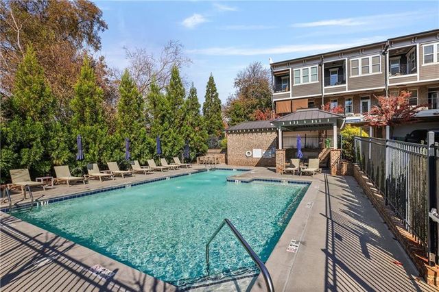 336 Brownstones NE Circle, Atlanta, GA 30312