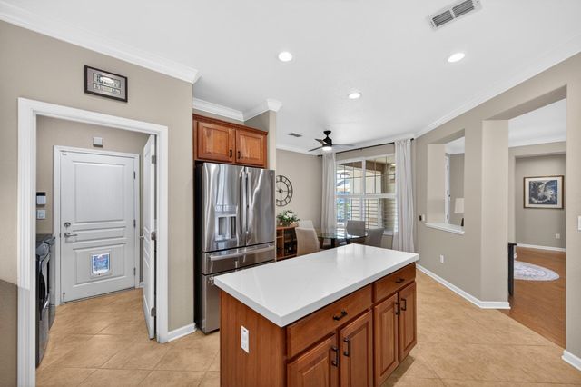 228 Stags Leap Ln, Lincoln, CA 95648