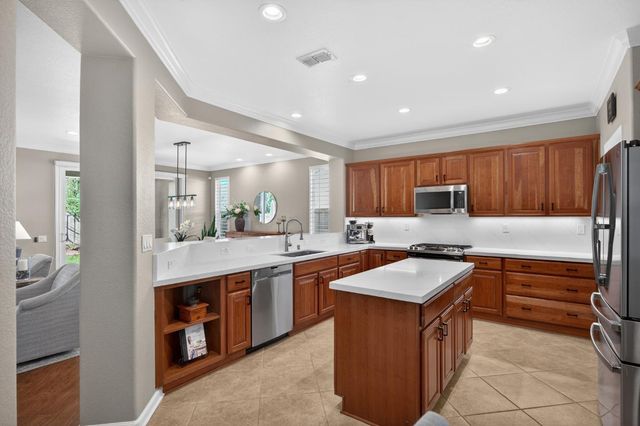 228 Stags Leap Ln, Lincoln, CA 95648