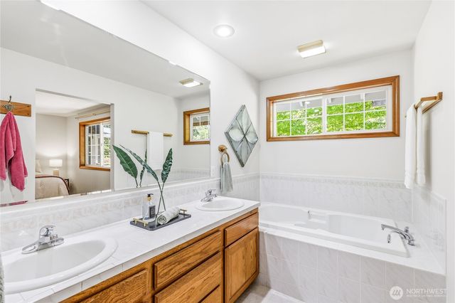 15 Station Prairie Road, Port Townsend, WA 98368