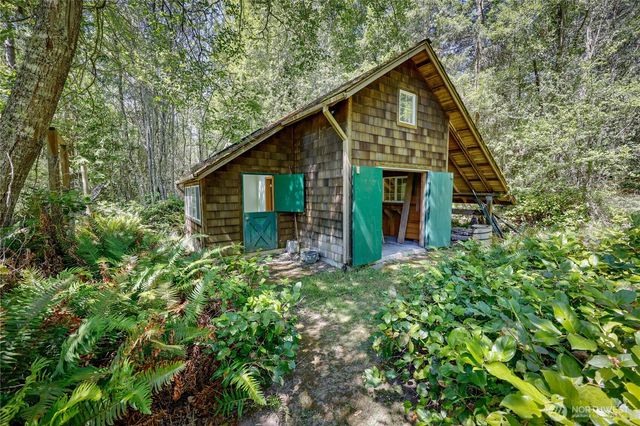 15 Station Prairie Road, Port Townsend, WA 98368