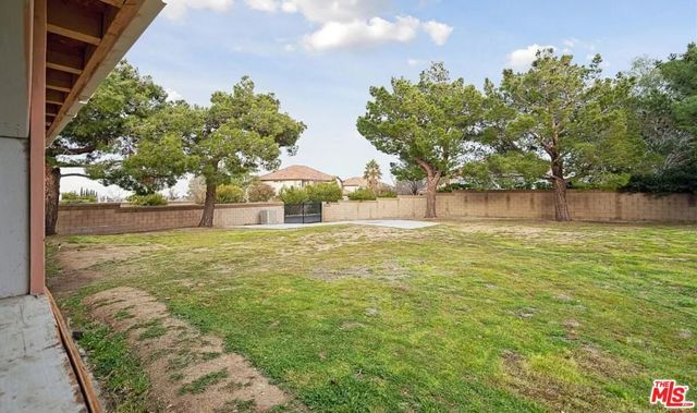 41060 Oakview Lane, Palmdale, CA 93551