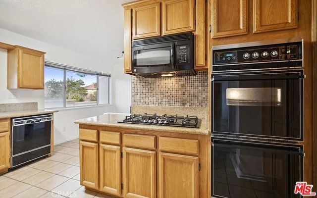 41060 Oakview Lane, Palmdale, CA 93551