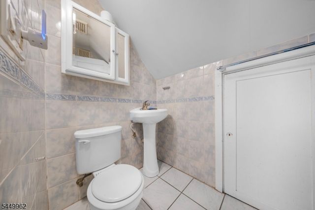 93 N 15Th St, Prospect Park Boro, NJ 07508