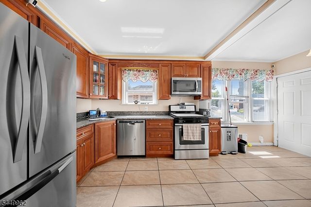 93 N 15Th St, Prospect Park Boro, NJ 07508