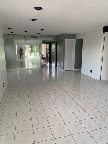 3360 SPANISH MOSS Terrace 413, Lauderhill, FL 33319