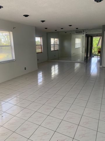 3360 SPANISH MOSS Terrace 413, Lauderhill, FL 33319