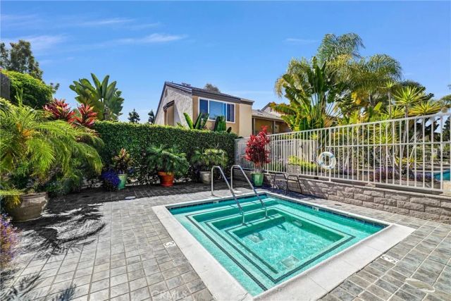 8640 Via Mallorca B, La Jolla, CA 92037