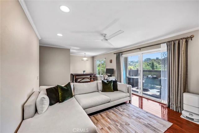 8640 Via Mallorca B, La Jolla, CA 92037