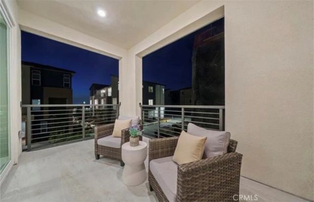 273 LYNX, Irvine, CA 92618