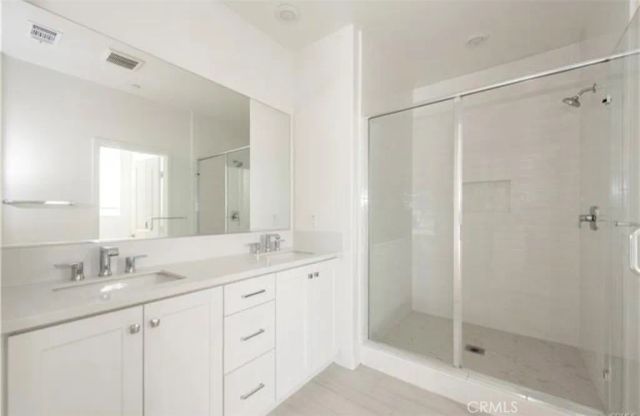 273 LYNX, Irvine, CA 92618