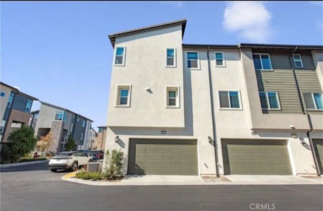 273 LYNX, Irvine, CA 92618